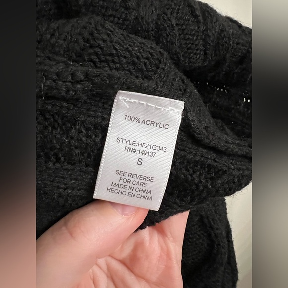 HYFVE Cropped Black Cable Knit Batwing Sweater Size Small Boho - Picture 4 of 5